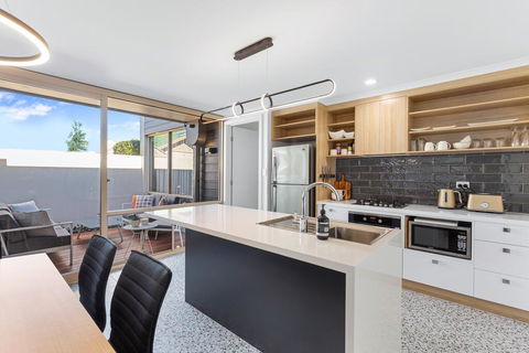 City Courtyard Apartment - New South Wales Tourism  0