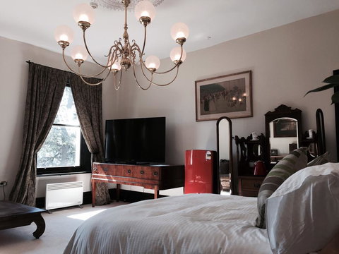 Claremont House - New South Wales Tourism  2