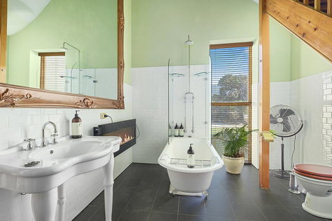 Claremont House - New South Wales Tourism  3