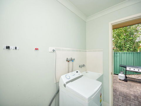 Close To Tea Gardens Waterfront - New South Wales Tourism  2