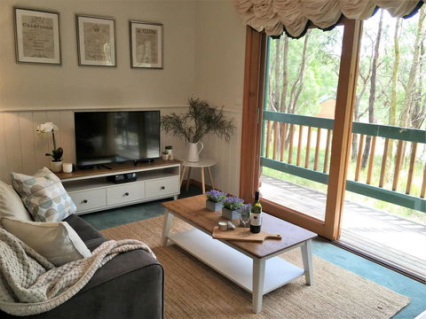 Cockatoo Cottages - New South Wales Tourism  0