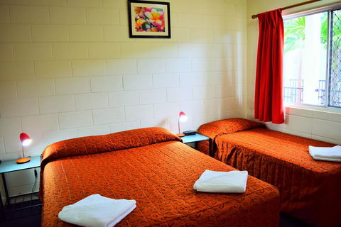 Coconut Grove Holiday Apartments - New South Wales Tourism  3