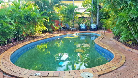 Coconut Grove Holiday Apartments - New South Wales Tourism  0