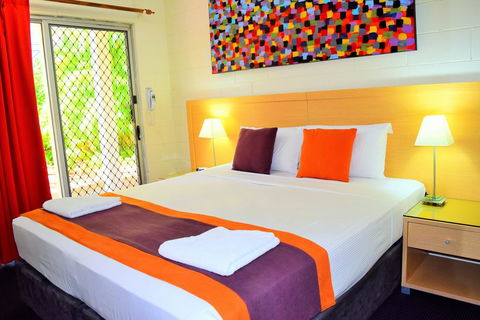 Coconut Grove Holiday Apartments - New South Wales Tourism  2