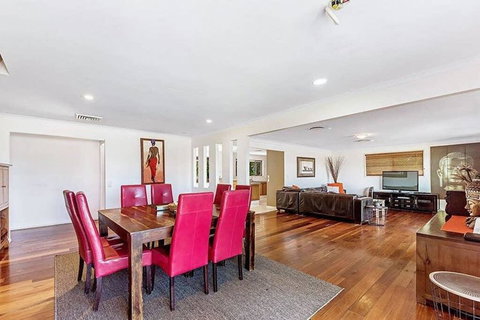 Coconut Grove Holiday House - New South Wales Tourism  3