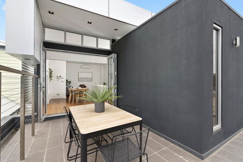 Cogens Two Bedroom Townhouse - New South Wales Tourism  2