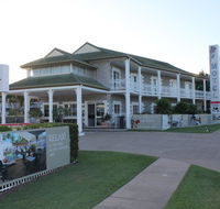 Colonial Rose Motel