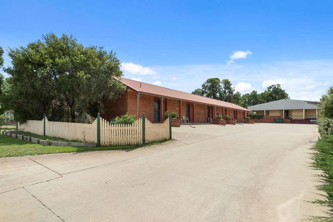 Comfort Inn Sovereign Gundagai - New South Wales Tourism  1