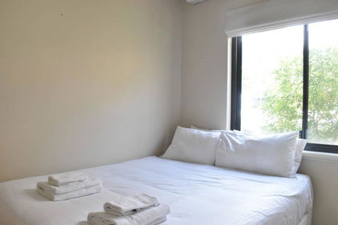 Comfortable 2 Bedroom Unit With Garden - New South Wales Tourism  3