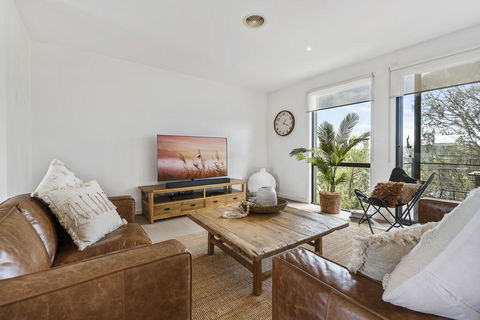 Comfy Coast Drive Condo - New South Wales Tourism  3