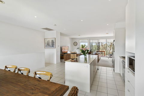 Comfy Coast Drive Condo - New South Wales Tourism  2