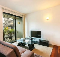 Contemporary 1 Bedroom Teneriffe Apartment with Pool and Gym - New South Wales Tourism 