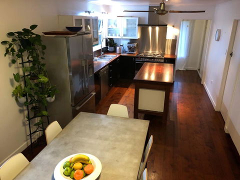 Cool Green Queenslander - Noosaville - New South Wales Tourism  1