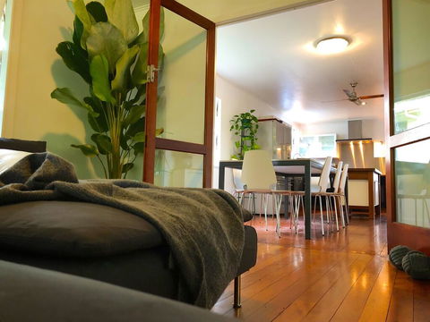 Cool Green Queenslander - Noosaville - New South Wales Tourism  0