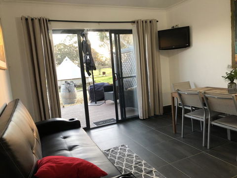 Coonawarra Cabins Unit B - New South Wales Tourism  0