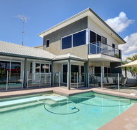 Coorumbong 36 - 6 BDRM Canal Home With Pool - New South Wales Tourism 