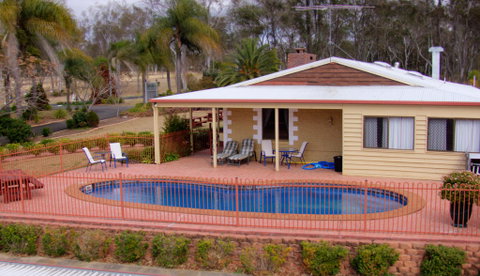 Copper Country Motor Inn & Restaurant - New South Wales Tourism  1