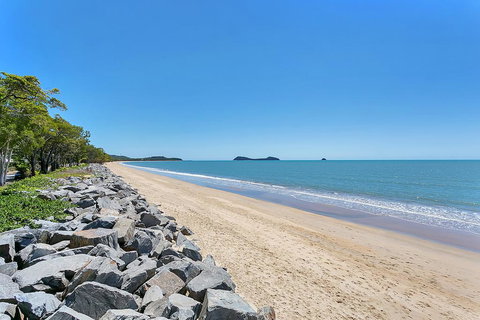 Coral Sea Holiday House - New South Wales Tourism  1