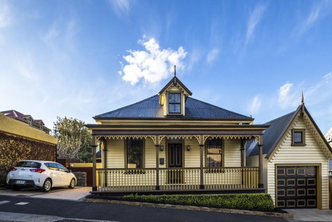 Corinda Contemporary - New South Wales Tourism  0