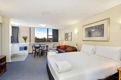 Cosmopolitan Apartment At College St - New South Wales Tourism  2