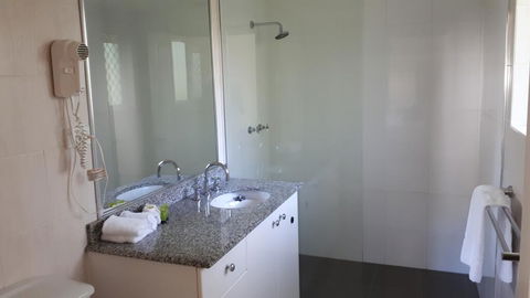 Costa Royale Trinity Beach - New South Wales Tourism  1