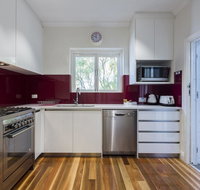 Cottesloe Beach Deluxe Apartment - New South Wales Tourism 