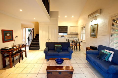 Country Apartments - New South Wales Tourism  0
