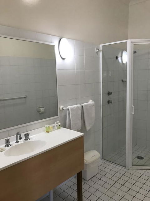 Country Gardens Motor Inn - New South Wales Tourism  2