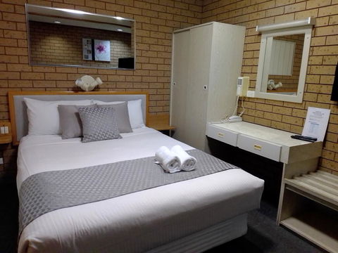 Country Home Motor Inn - New South Wales Tourism  0