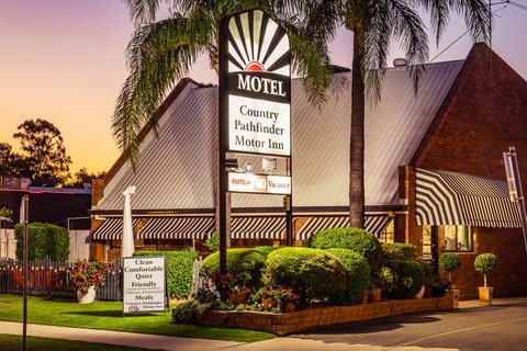 Country Pathfinder Motor Inn - New South Wales Tourism  0