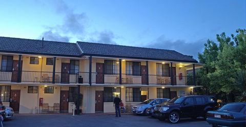 Country Plaza Motel - New South Wales Tourism  1
