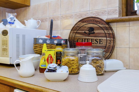 Country Pleasures Bed And Breakfast - New South Wales Tourism  2