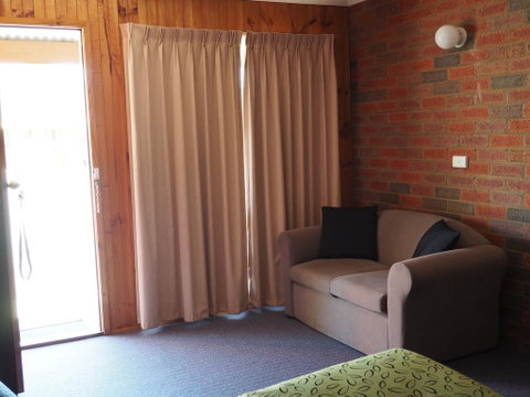 Country Road Motel St Arnaud - New South Wales Tourism  3