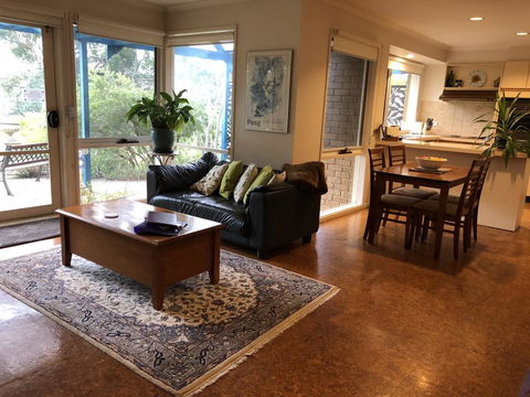 Countryside Retreat Spa Cottage Hepburn - Daylesford - New South Wales Tourism  2