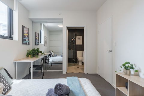 Cozy 2BR Apt 1MinWalkToTrain Bus Shopping Sleeps8 - New South Wales Tourism  1