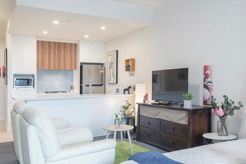 Cozy 2BR Apt 1MinWalkToTrain Bus Shopping Sleeps8 - New South Wales Tourism  2