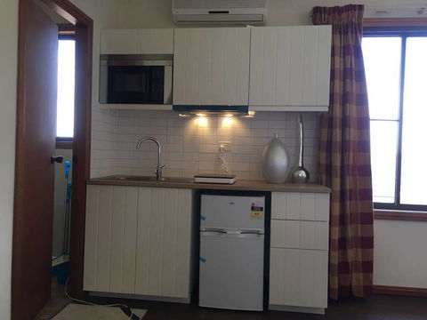 CozyStudioUnit In BeverlyHills (Train Accessible) - New South Wales Tourism  2