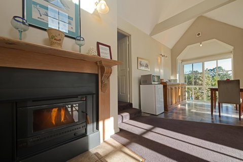 Crabtree Riverfront Cottages - New South Wales Tourism  1