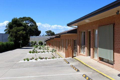 Cranbourne Motor Inn - New South Wales Tourism  3