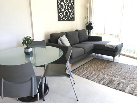 CRONULLA BREEZE - New South Wales Tourism  2