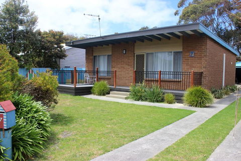 Cronulla Cottage @ Cape Woolamai - New South Wales Tourism  1