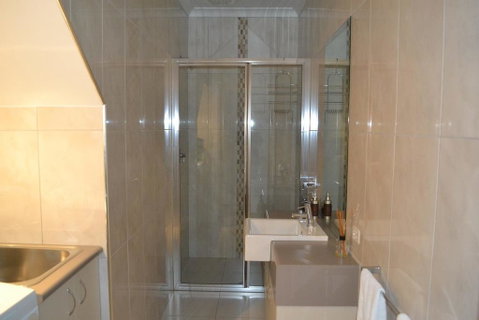 Cypress Drive Town House - New South Wales Tourism  2