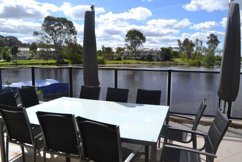 Cypress Drive Town House - New South Wales Tourism  0