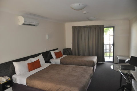 Dalby Fairway Motor Inn - New South Wales Tourism  2