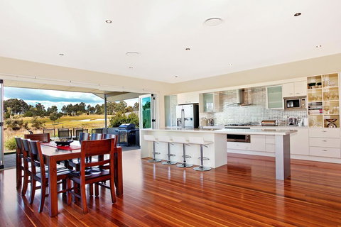 Dashaz Dream - New South Wales Tourism  0