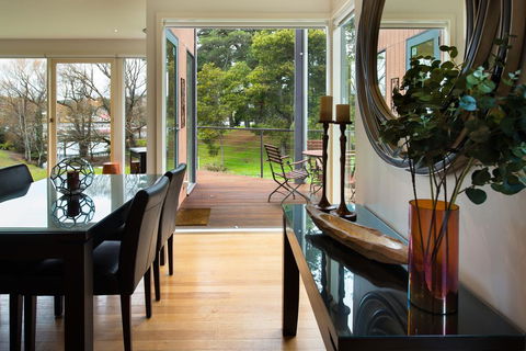 Daylesford Lake Villa 2 - New South Wales Tourism  1