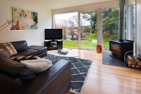 Daylesford Lake Villa 2 - New South Wales Tourism  2