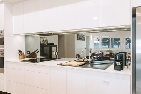 Deco Beach Luxury Apartments - New South Wales Tourism  2