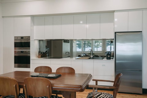 Deco Beach Luxury Apartments - New South Wales Tourism  3