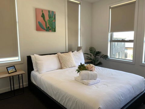 Delicate And Peaceful Bundoora Townhouse 11-R2 - New South Wales Tourism  0
